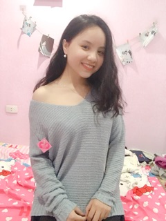 Áo len nữ hở vai