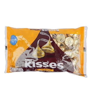 Socola sữa cổ điển với hạnh nhân hiệu Hershey’s Kisses 300g