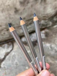 Chì kẻ mắt Loreal Le Kohl  . Made in Italy