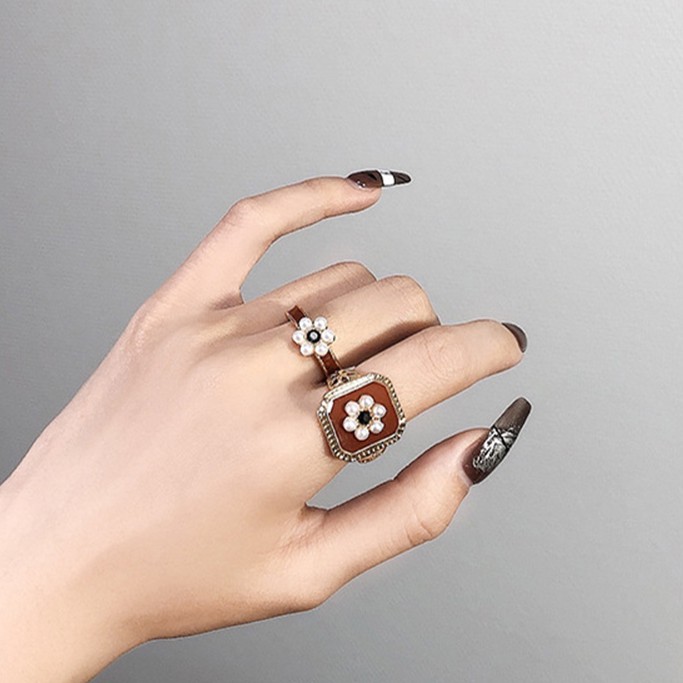 Nhẫn Hình Hoa Đính Ngọc Trai Thời Trang Cho Nữ