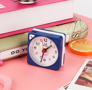 Đồng hồ báo thức có nắp mini