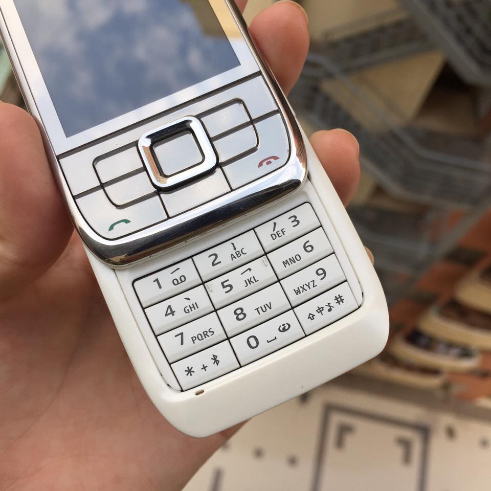 Điện Thoại Nokia E66 Chính Hãng Nắp Trượt Bảo Hành 6 Tháng Vỏ Thép Có WIFI