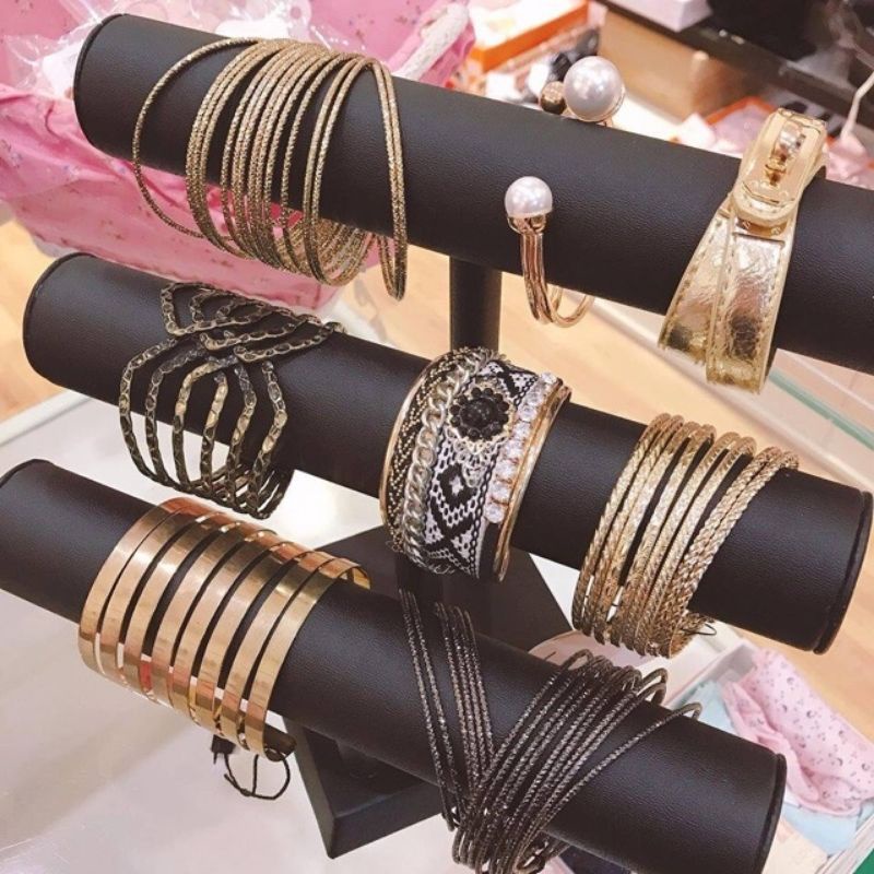 Trụ treo vòng tay