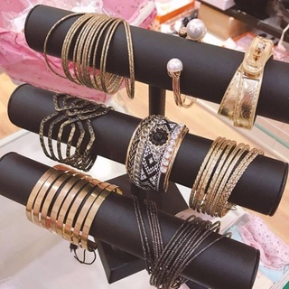 Trụ treo vòng tay