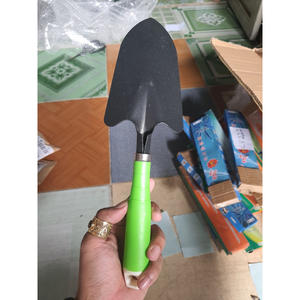 Xẻng làm vườn mini Cán nhựa xanh - mặt xẻng làm từ thép không rỉ- LV231