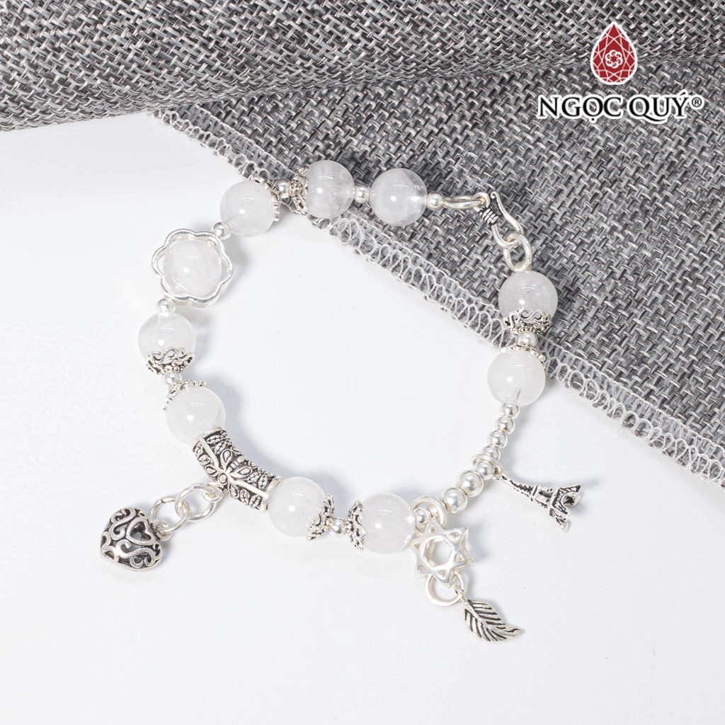 Vòng tay đá TA ưu linh trắng phối charm trái tim bạc - Ngọc Quý