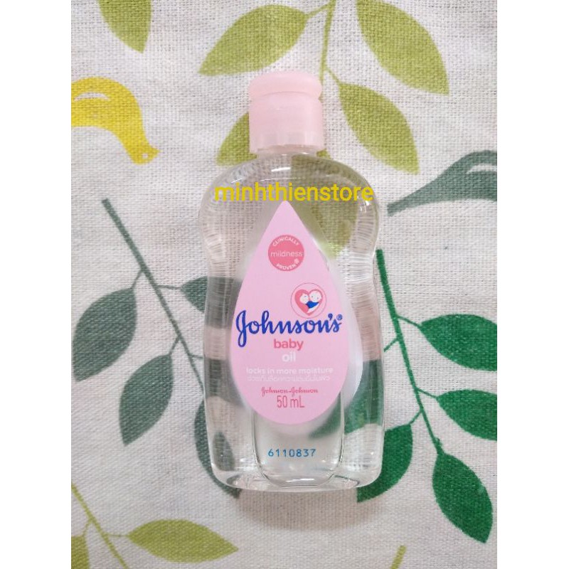 Dầu massage dưỡng ẩm Johnson's Baby Oil chai 50ml