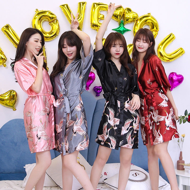 Áo choàng ngủ dài bằng lụa thanh lịch quyến rũ cho phù dâu/tiệc cưới