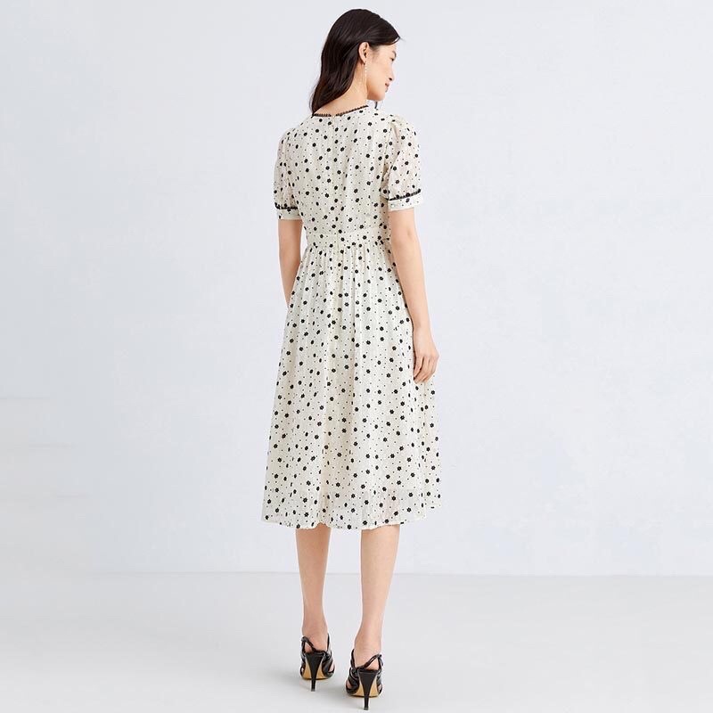 Đầm ren hoa nhí Yiner