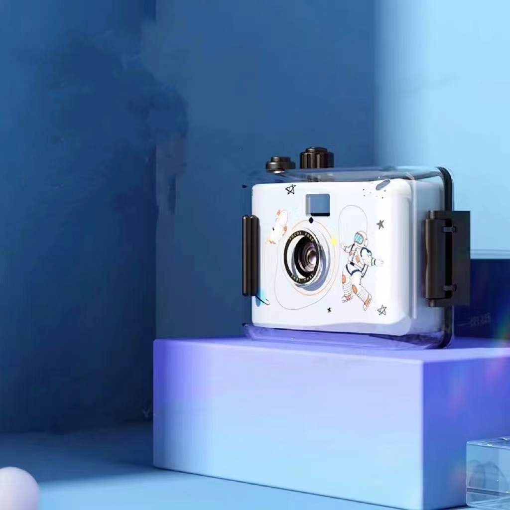 Máy ảnh phim không thấm nước phong cách cổ điển cho món quà sinh nhật | BigBuy360 - bigbuy360.vn