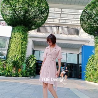 Váy cổ vest thắt đai eo
