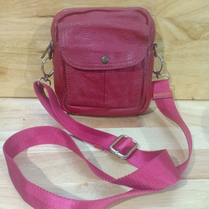 Túi đeo chéo da thật secondhand  -MÀU ĐỎ 031218