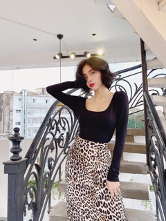 Áo croptop hở lưng