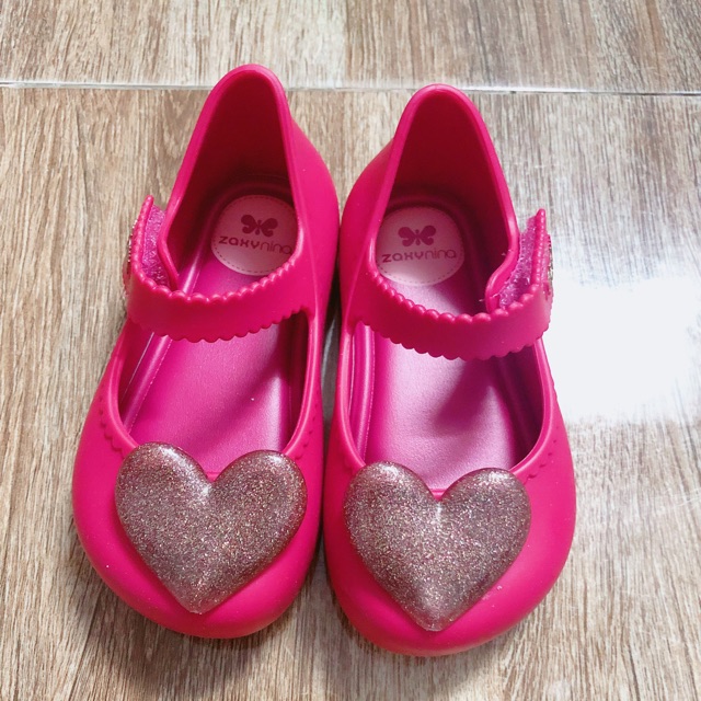 Giầy nhựa dẻo thơm