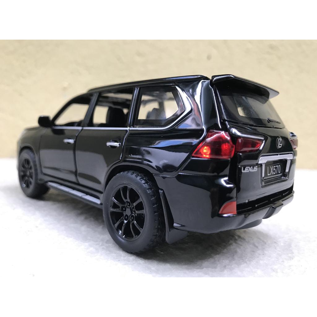 Mô hình xe LEXUS LX570 2022  1:32
