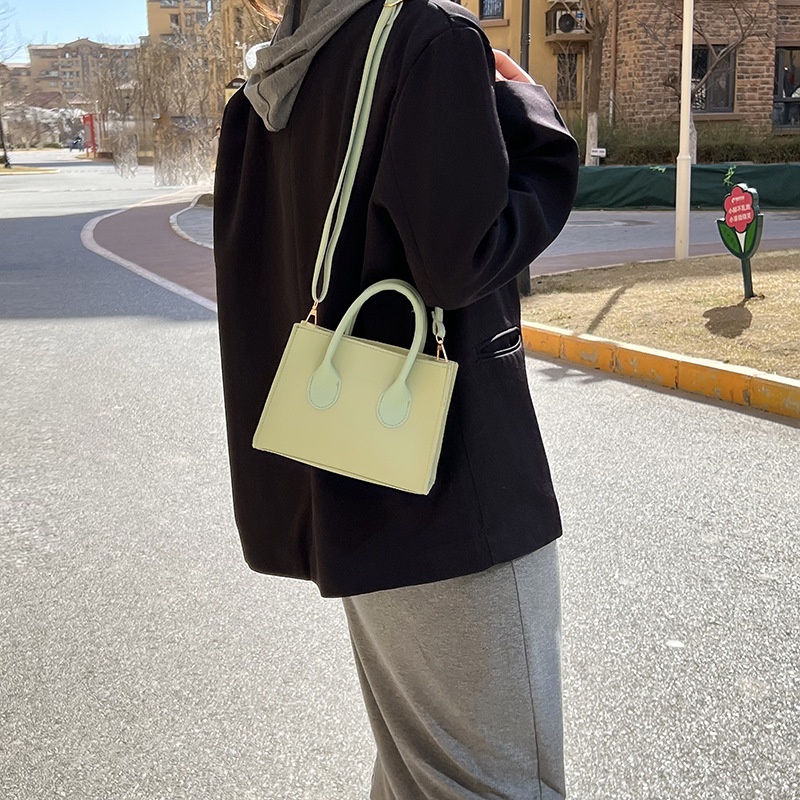 Túi Đeo Chéo Hình Vuông Nhỏ Thiết Kế Thời Trang Xuân Thu Đơn Giản 2022 Cho Nữ