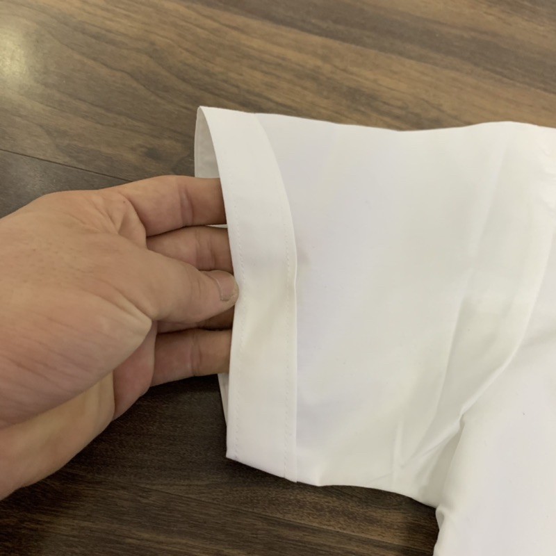 Áo sơ mi cộc tay CD nổi chữ hai mặt cực đẹp | BigBuy360 - bigbuy360.vn