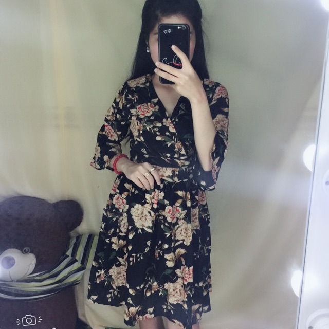 Đầm đắp chéo hoa