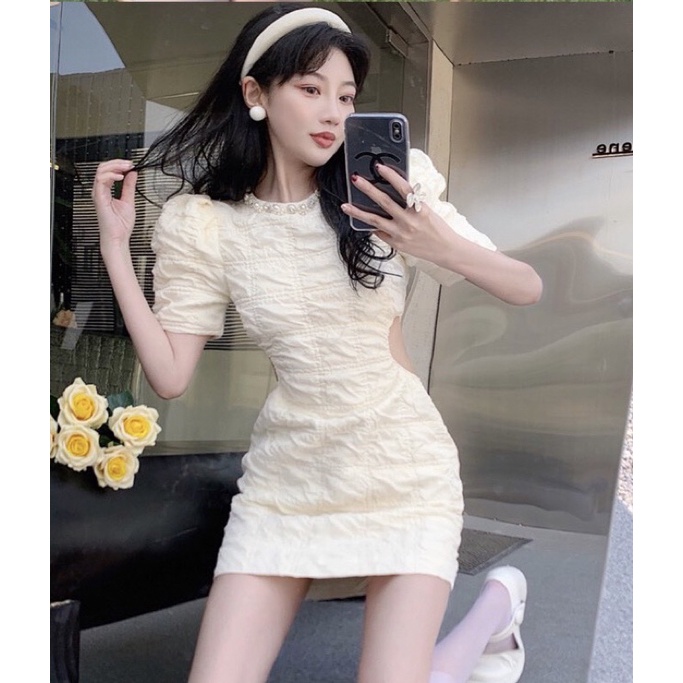 ĐẦM TRẮNG CỔ TRÒN KHOÉT EO GẤM XỐP