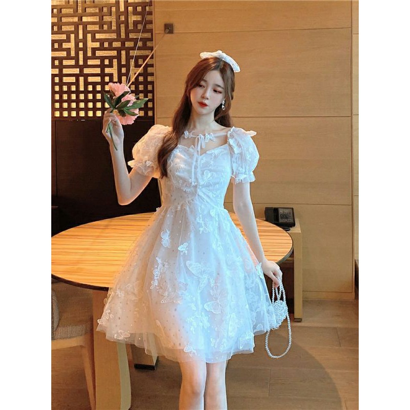 (Oder) Váy đầm trắng thêu họa tiết butterfly dáng xòe ngắn. Váy đầm mặc ngày cưới xinh xỏe chanh xả.