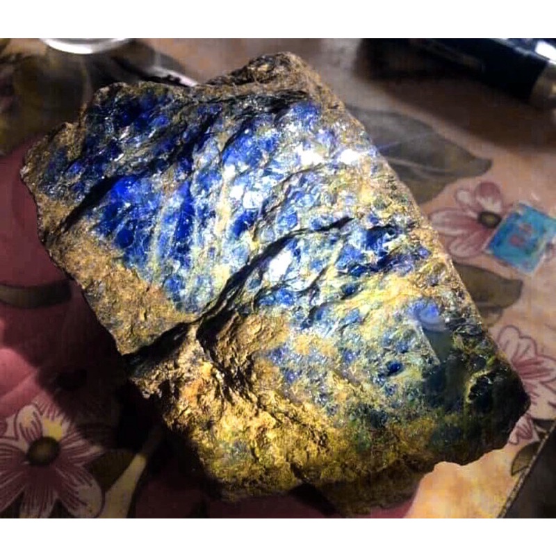 100gr Raw Blue Saphia Đá Thô Màu Xanh Dương Đậm