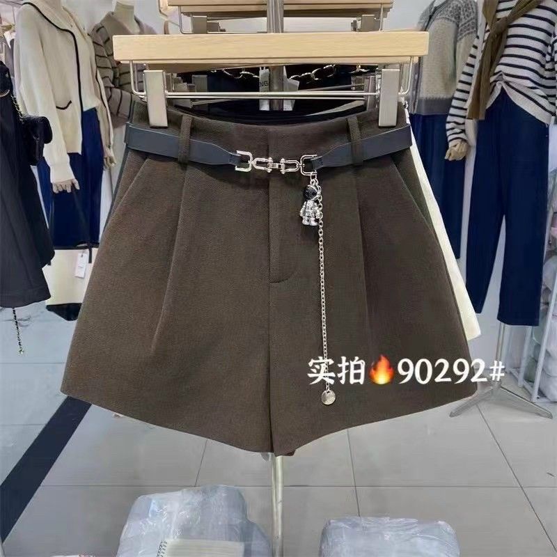 Quần sóc dạ nữ kèm đai xích