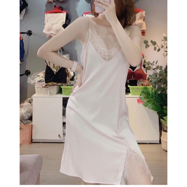 VÁY LỤA CAO CẤP XẺ TÀ PHỐI REN