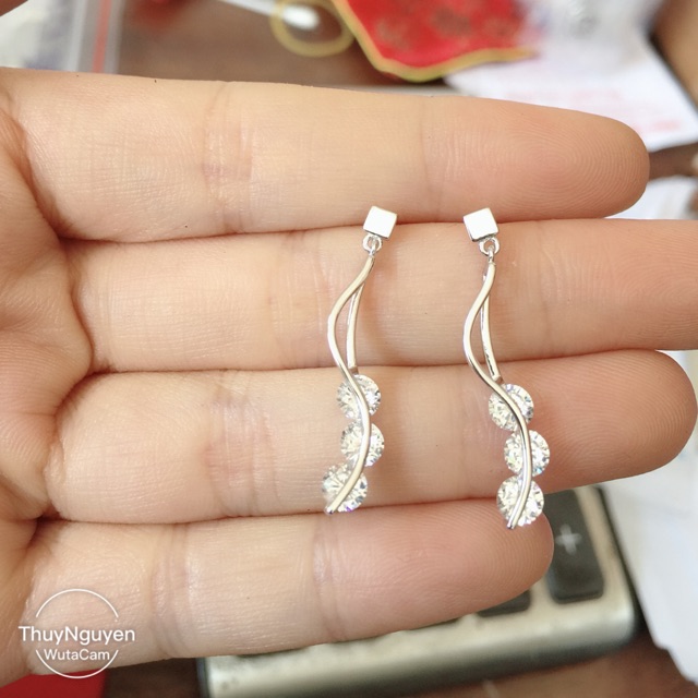 Khuyên tai chốt vuông lượn sóng kẹp 3 đá nhân tạo cao cấp bạc thật mạ vàng xi kim mượt từng chi tiết