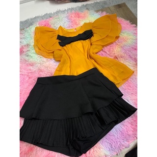 Chân váy xếp ly tầng