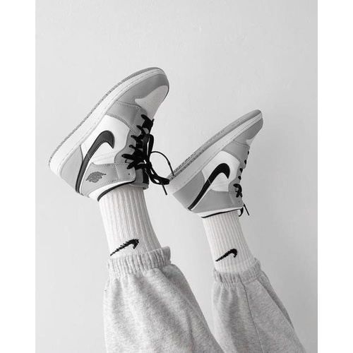 Giày Nike Jordan 1 Mid Light Smoke Grey Chính Hãng💙SIMPLE SNEAKER💙Jordan 1 Smoke Grey Giày Thể Thao Unisex