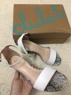 Sandal daphne