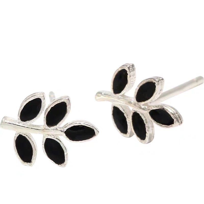 Bông Tai Hình Chiếc Lá Đính Kim Cương Giả Màu Đen Đơn Giản Phổ Biến