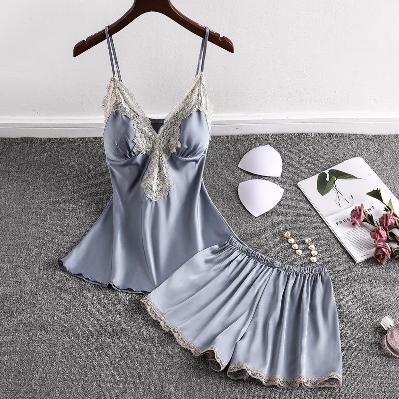 Đồ Ngủ 2 Dây Quần Cộc Ren Xẻ Mặc Nhà Lụa Satin Cao Cấp Amaka AMK.10046