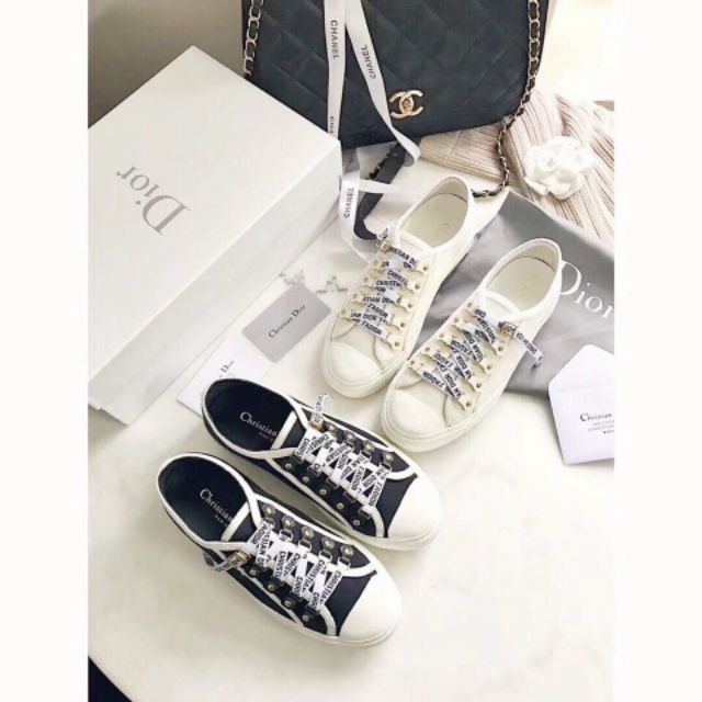 Giày buộc dây chữ mới về