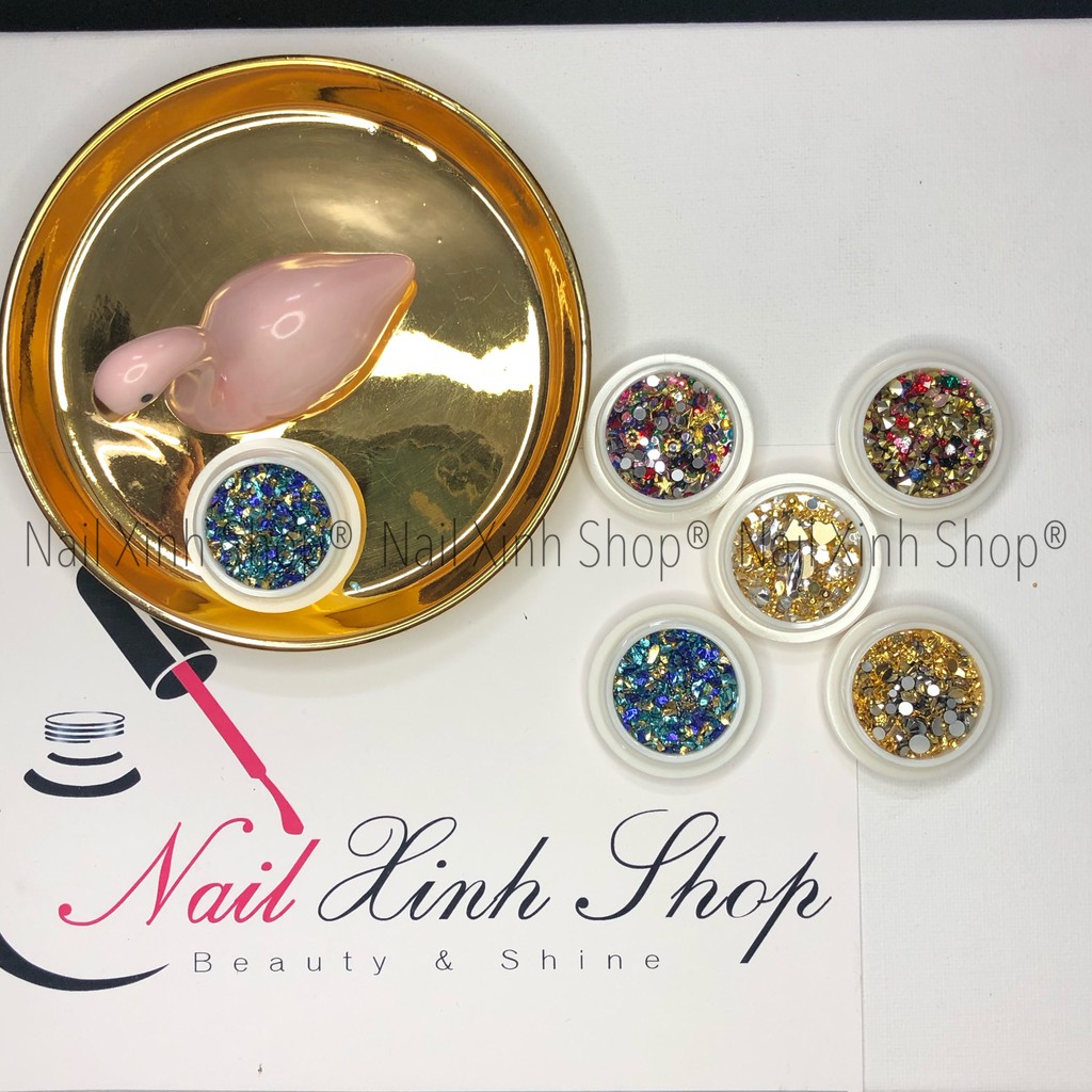 Phụ kiện trang trí móng nail (hộp tròn trắng mix đá &amp; phụ kiện kim loại)