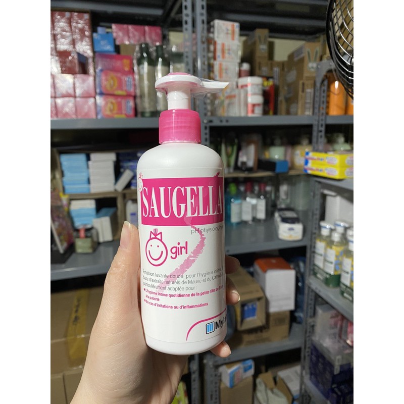 Dung dịch vệ sinh cho bé gái Saugella 200ml