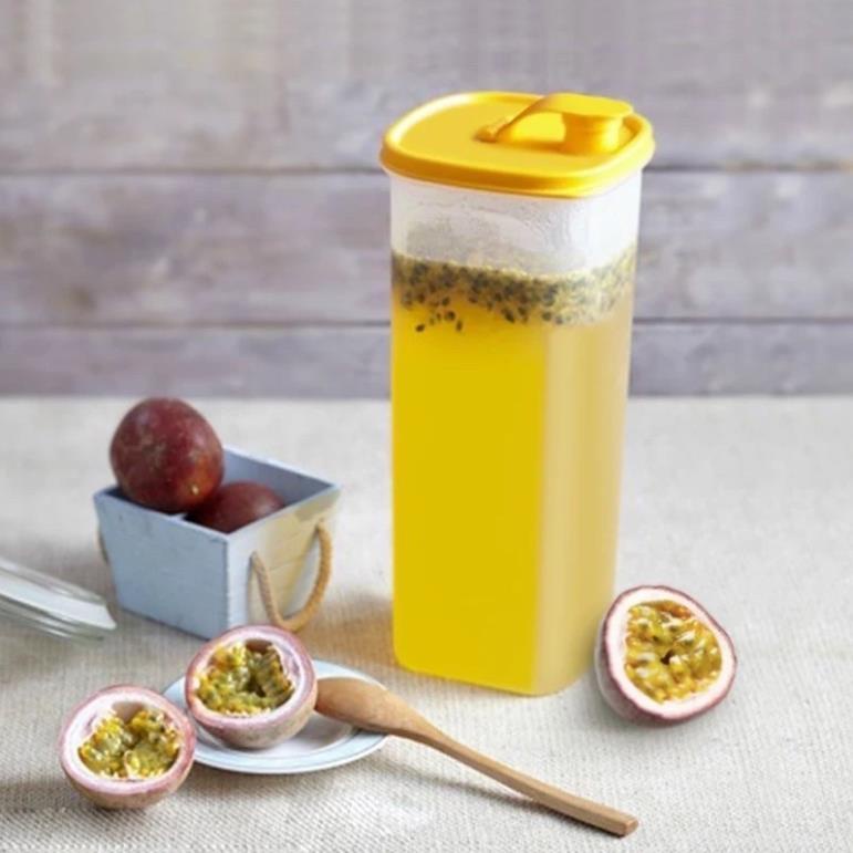 Bình nước Slim Line Pitcher bình 2 lít Tupperware có lưới lọc giao màu ngẫu nhiên