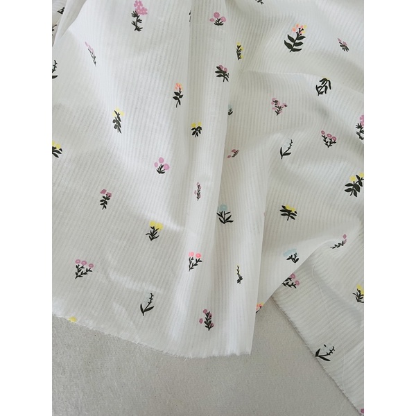 1,6m vải thô boi hoa nhí nền trắng