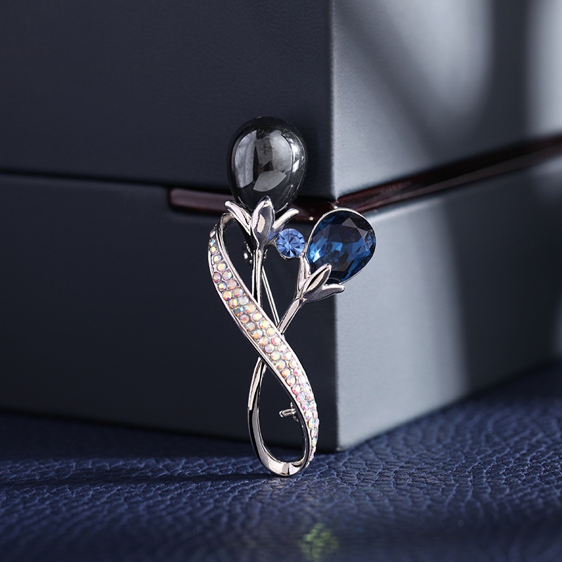 Ghim Cài Áo Đính Đá Phong Cách Hoàng Gia Thời Trang Cho Nữ