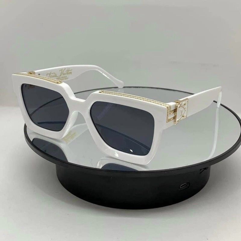 Kính Mát Thời Trang Nam Nữ LV Dáng Mắt Vuông Sang Chảnh. Kính Râm Thời Trang Nam Nữ Thích Hợp Làm Quà Tặng, Đi Chơi,Cafe