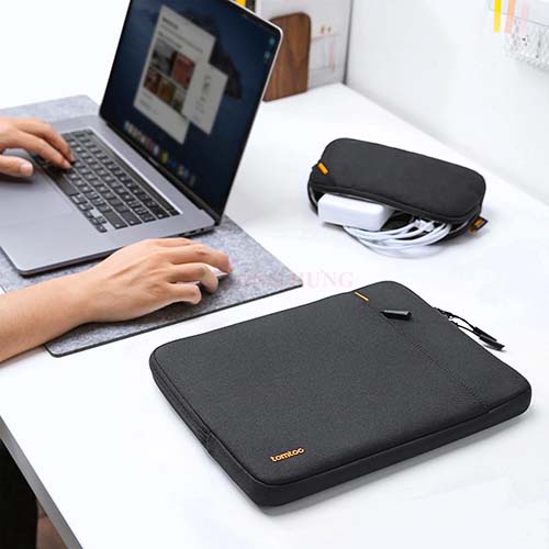 Túi chống sốc Tomtoc Versatile-A13 Protective Laptop Sleeve Mbook Pro 15 inch A13-E02 - Hàng chính hãng
