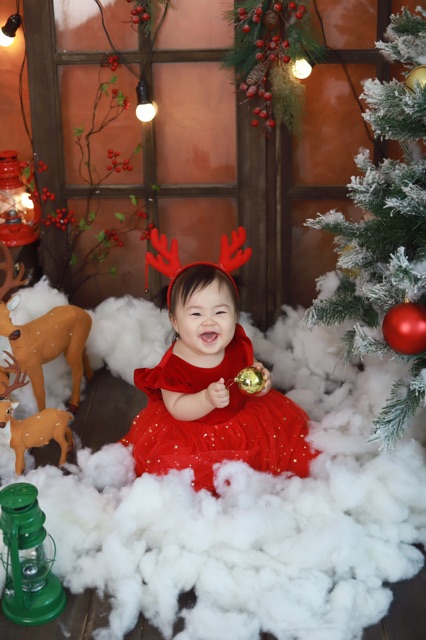 Váy nhung đỏ sao cho bé gái mã VNĐ55068
