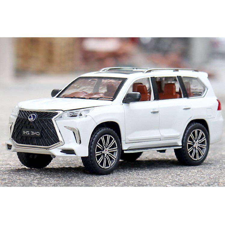 Xe Mô Hình Lexus LX570 CheZhi Tỉ Lệ 1:24 Chất Liệu Hợp Kim, Có Đèn Và Âm Thanh