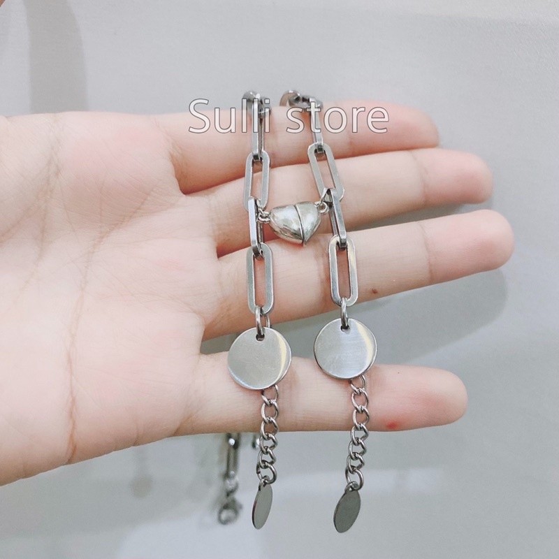 Vòng tay lắc tay cặp đôi xích charm tròn nam châm hít khắc chữ theo yêu cầu Sulli store