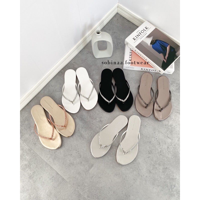 Dép Quai Ngang Đính Đá HU91 Siêu Xinh