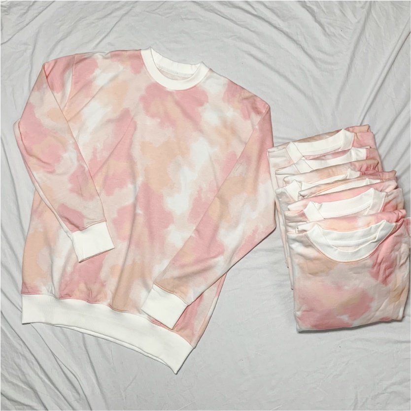 Áo Sweater nữ form rộng TIE DYE VIBE FREE loang hồng form rộng | BigBuy360 - bigbuy360.vn
