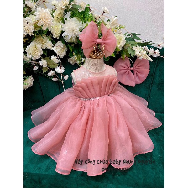 Váy công chúa Nhung Nguyễn gà mới