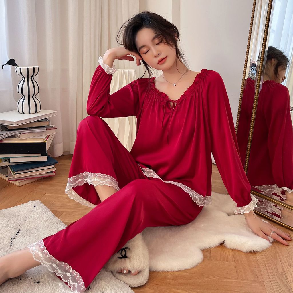 Bộ đồ ngủ tay dài phối ren phong cách công chúa xinh xắn cho nữ