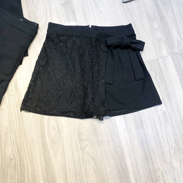 Quần váy đáp ren lệch | BigBuy360 - bigbuy360.vn