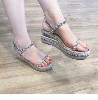 Xuồng Louboutin face